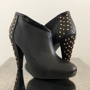 Steve Madden Studded Ankle booties